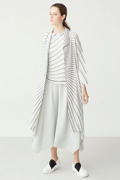 Look 16